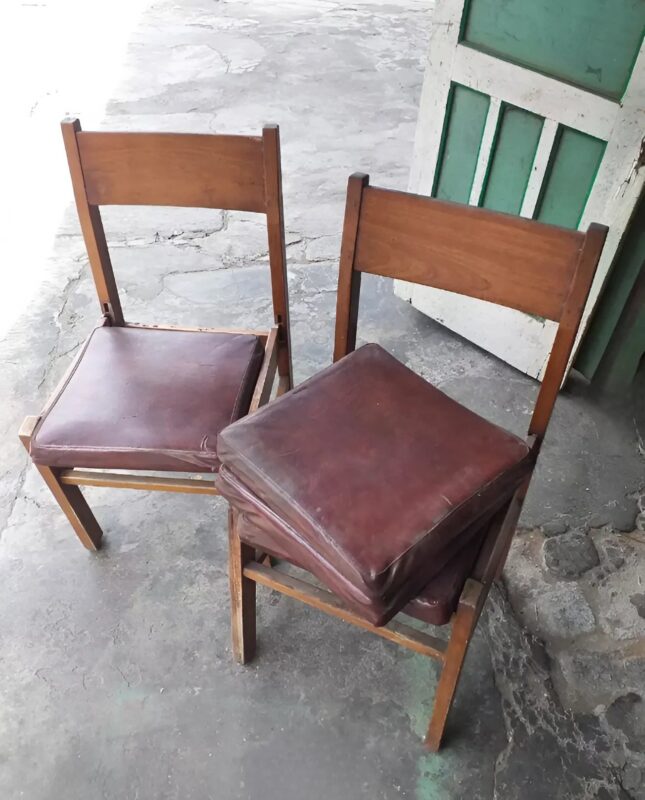 Comment nous avons transformé une vieille chaise usée en un chef-d'œuvre accrocheur