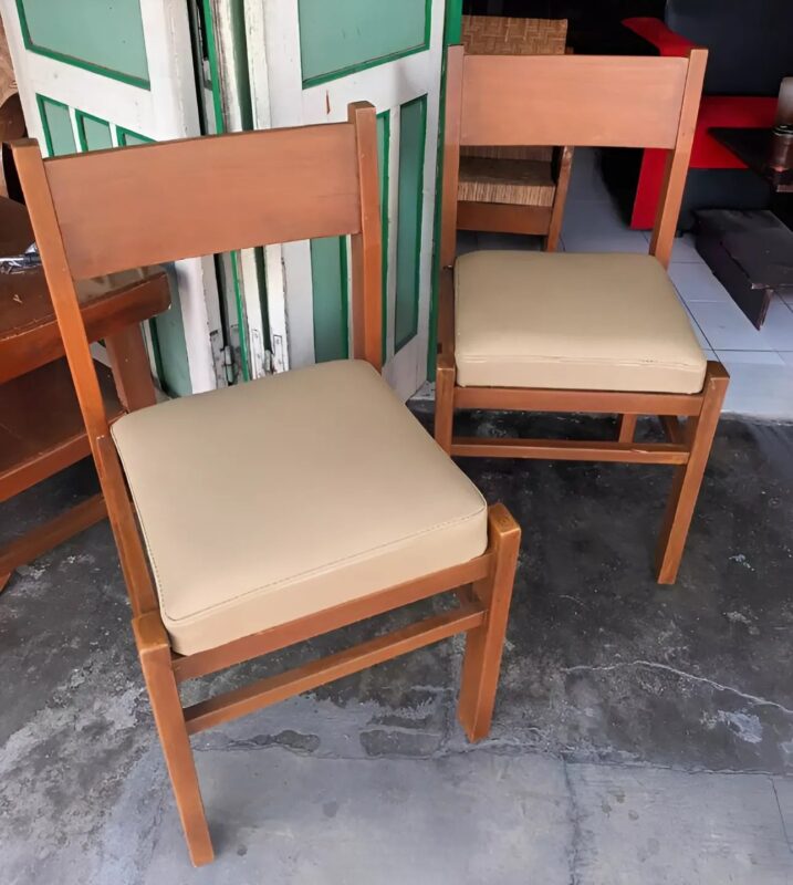 Comment nous avons transformé une vieille chaise usée en un chef-d'œuvre accrocheur