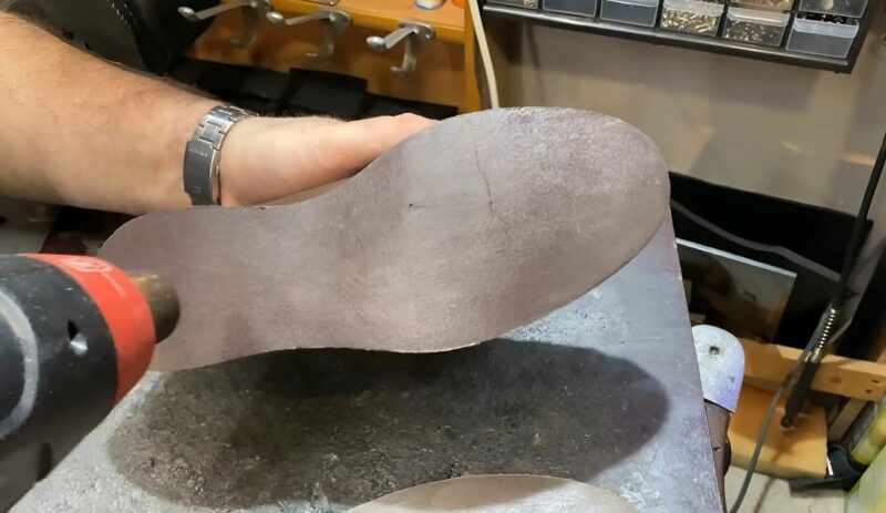 Ne jetez pas vos chaussures ! Un cordonnier a partagé une astuce ingénieuse pour réparer une semelle abîmée à la maison