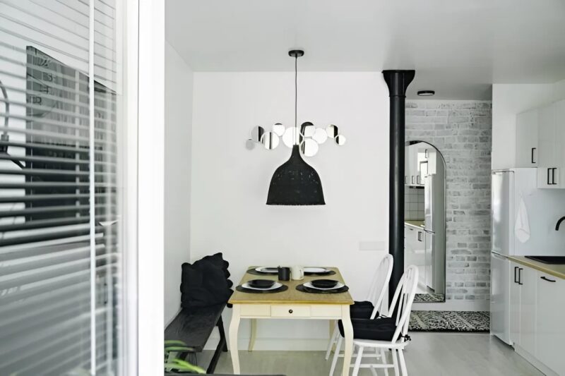Transformer un appartement d'une pièce en un studio élégant avec une chambre séparée : une rénovation intelligente