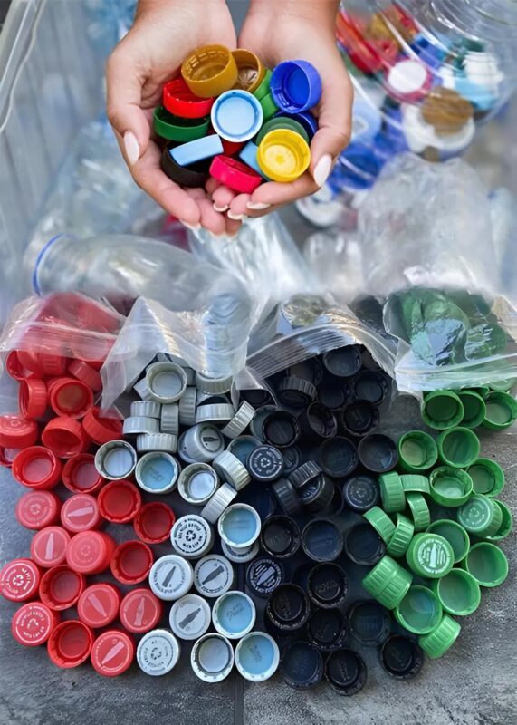 Transformer des bouchons en plastique en un accessoire unique pour la maison – Découvrez ce que ma sœur a créé !