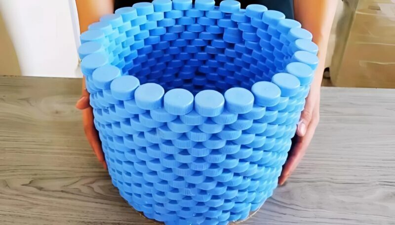 Transformer des bouchons en plastique en un accessoire unique pour la maison – Découvrez ce que ma sœur a créé !