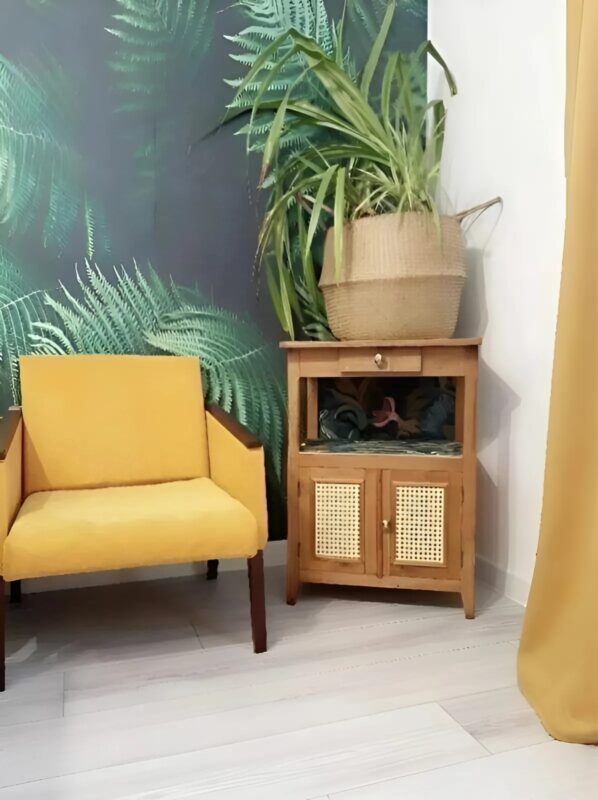 J’ai découvert une commode sans tiroirs près des poubelles et je l’ai transformée en véritable pièce design