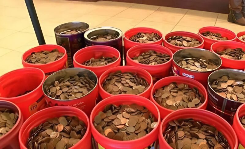 Il a Économisé des Pièces Pendant Près d’un Demi-Siècle — Le Montant Final Va Vous Laisser Sans Voix