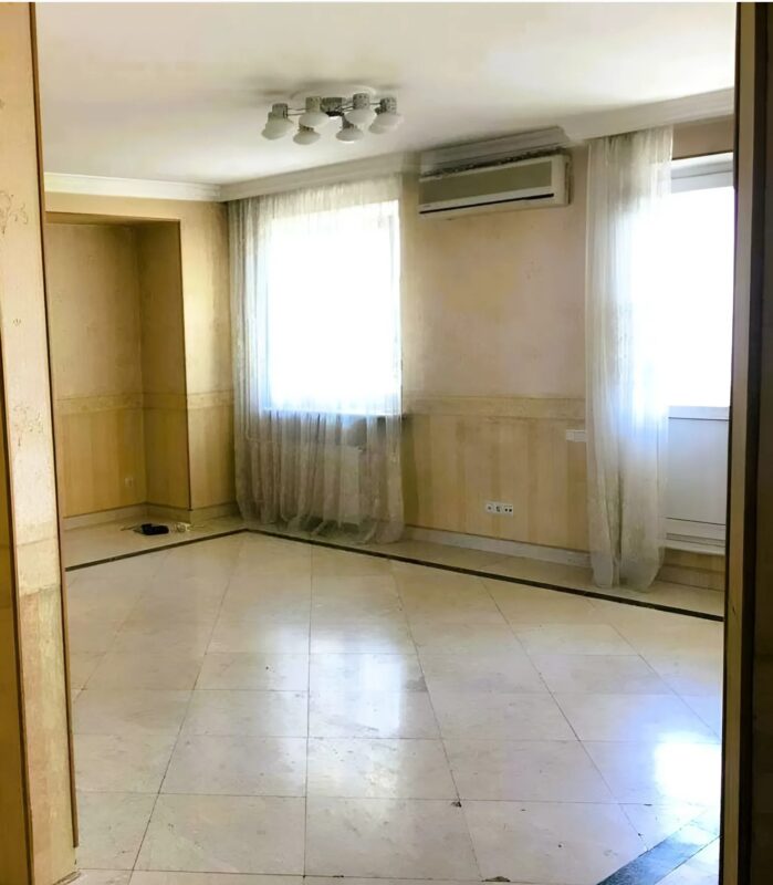 Une femme célibataire stupéfie Internet avec sa transformation incroyable d'appartement