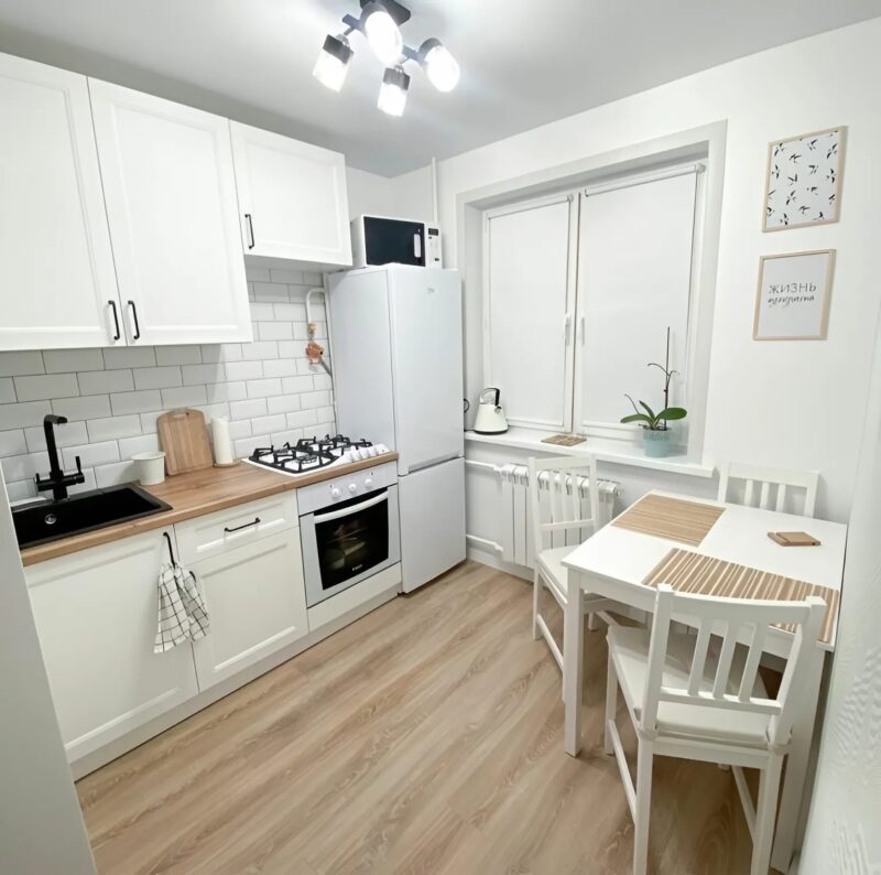 "Incroyable Transformation !" Une Petite Cuisine de 5m² Devient le Rêve de Toutes les Femmes