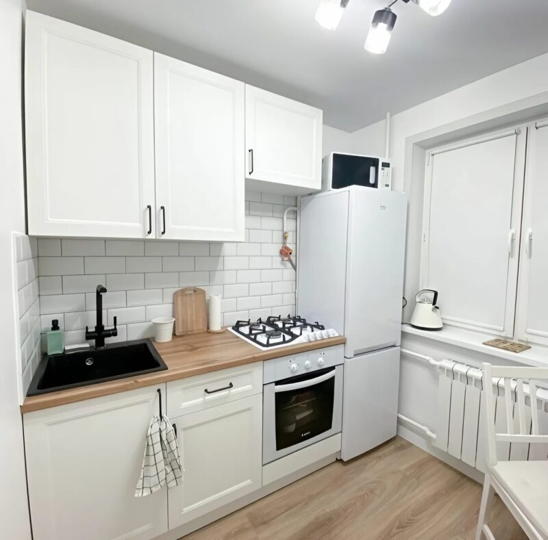 "Incroyable Transformation !" Une Petite Cuisine de 5m² Devient le Rêve de Toutes les Femmes