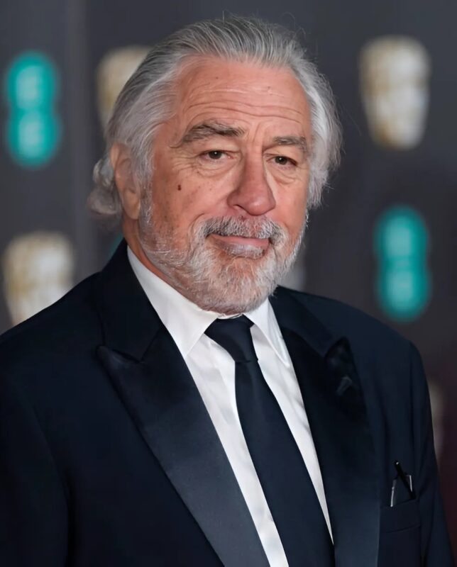 Qui aurait cru qu’il deviendrait l’une des figures les plus charismatiques et énigmatiques d’Hollywood ?