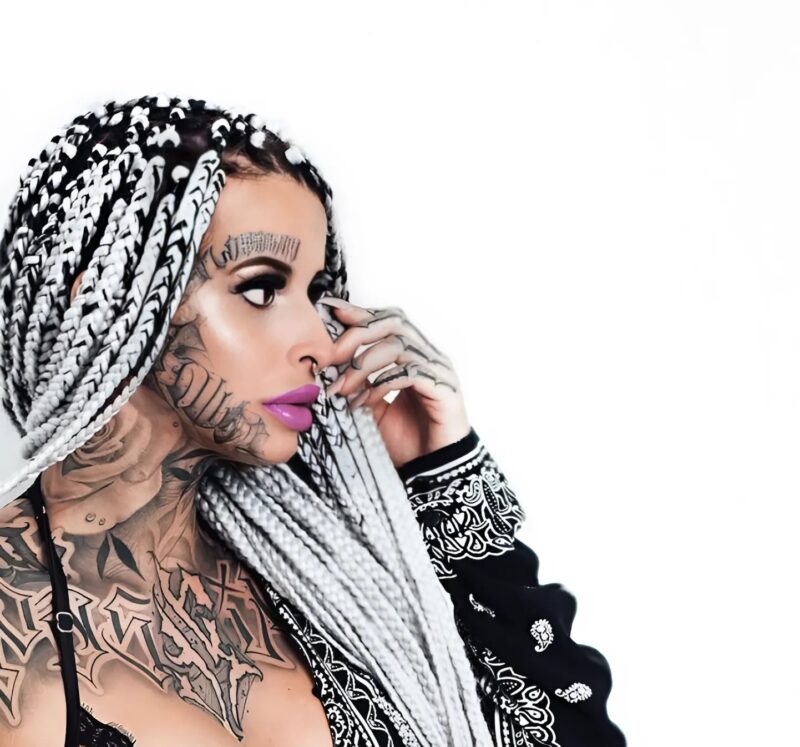 Tu ne croiras pas tes yeux en voyant cette fille sans tatouages
