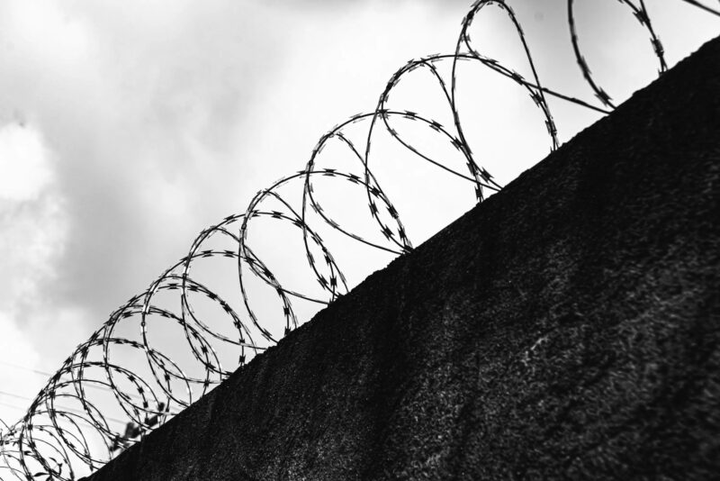 Les portes de la prison se sont ouvertes et je me suis retrouvé derrière les murs de l’une des prisons les plus tristement célèbres du pays