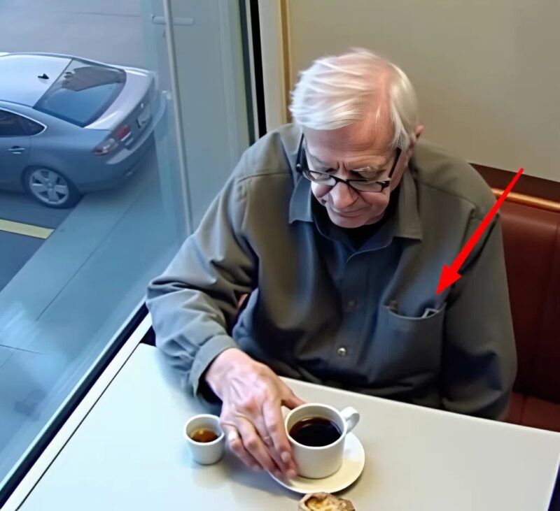 J’ai servi un café à un client régulier, et soudain il s’est saisi de sa poitrine en indiquant la tasse : « Empoisonné… »